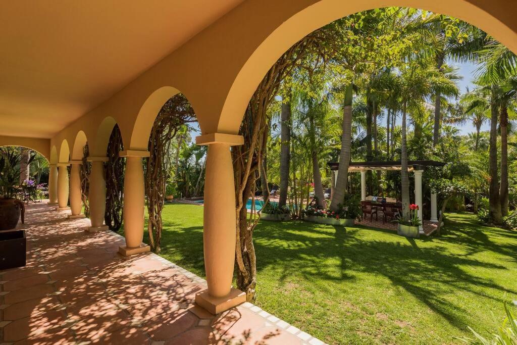 Grand Mansion With Tropical Park Villa Marbella