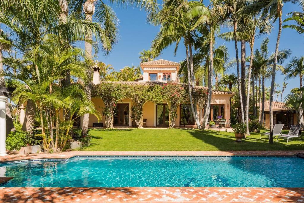 Grand Mansion With Tropical Park Villa Marbella