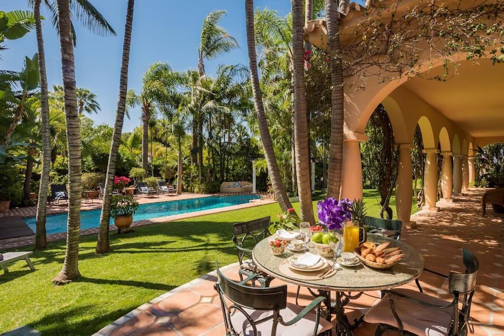 Grand Mansion With Tropical Park *