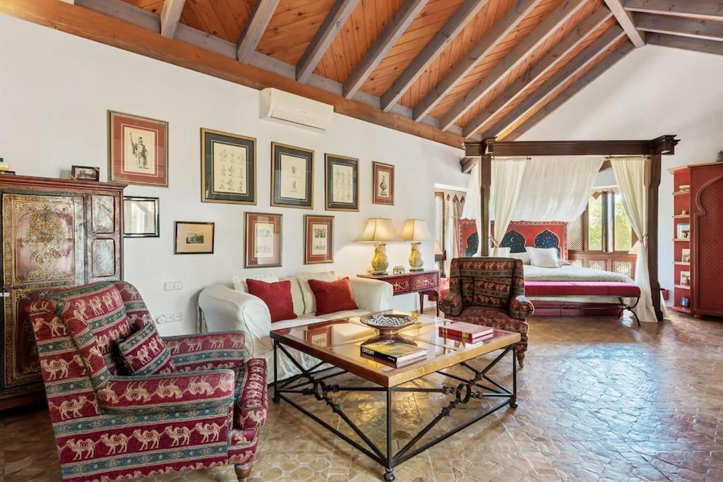 Grand Mansion With Tropical Park Villa Marbella